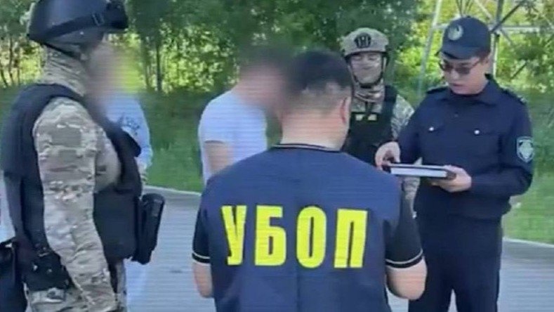 Вымогали-10-млн-тенге:-в-Астане-разоблачены-вооруженные-группировки