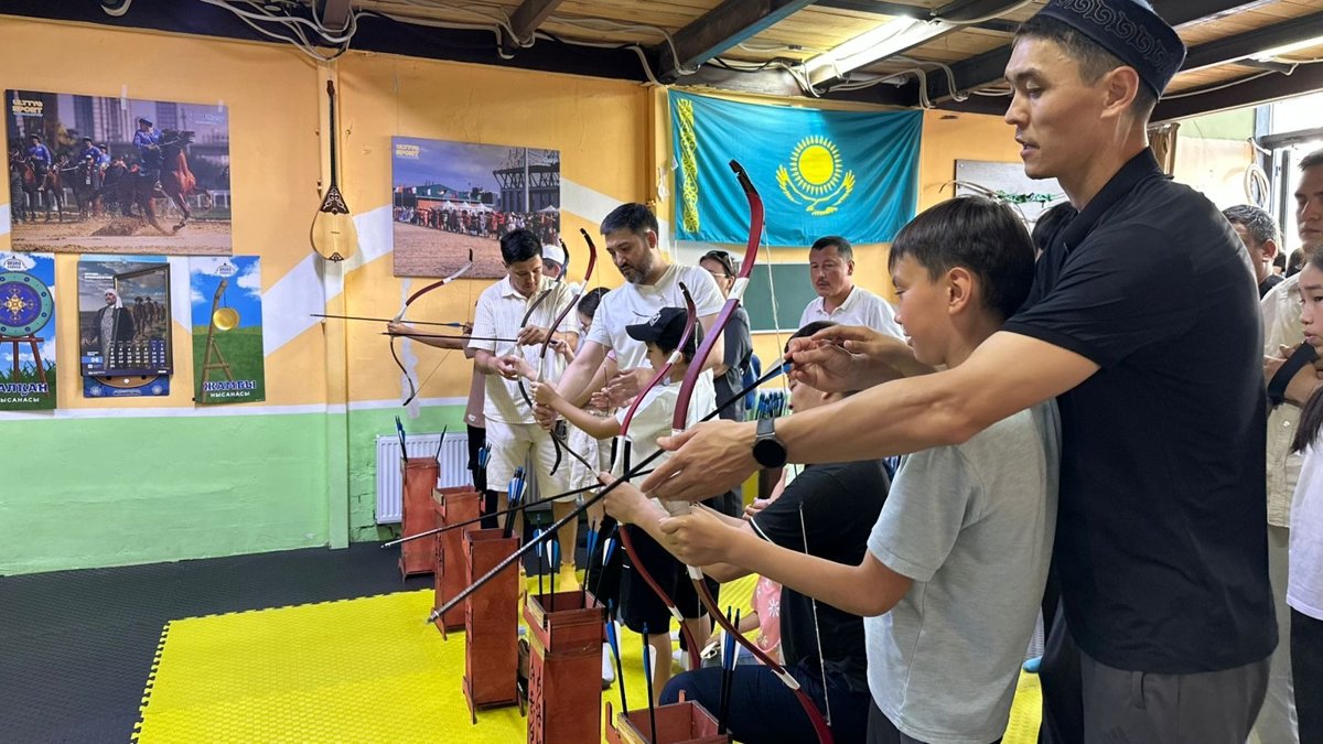 В-Астане-отметили-День-отца-мастер-классом-по-стрельбе-из-лука