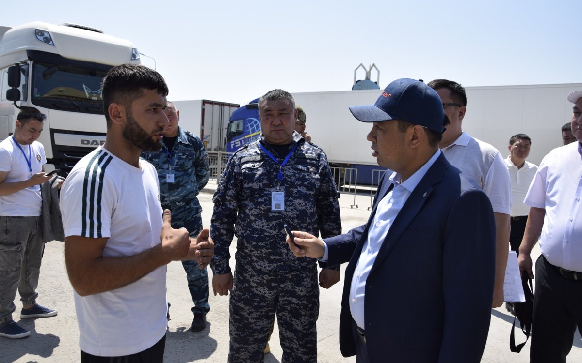 В-Туркестане-принимают-меры-по-устранению-коррупционных-барьеров-на-таможенных-постах