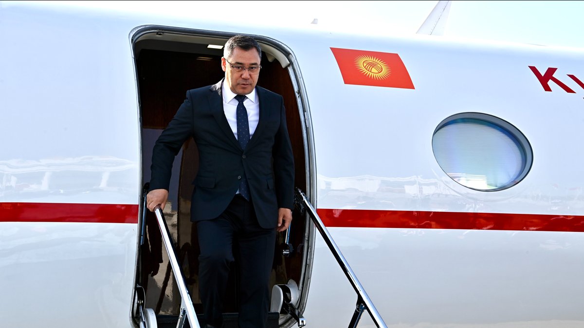 Садыр-Жапаров-прибыл-в-Астану-для-участия-в-саммите-«Центральная-Азия-–-Китай»