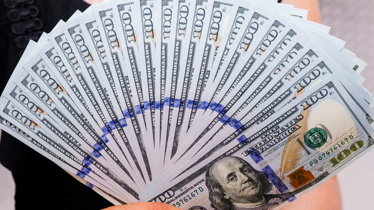 Курс-доллара-продолжает-рост-на-бирже