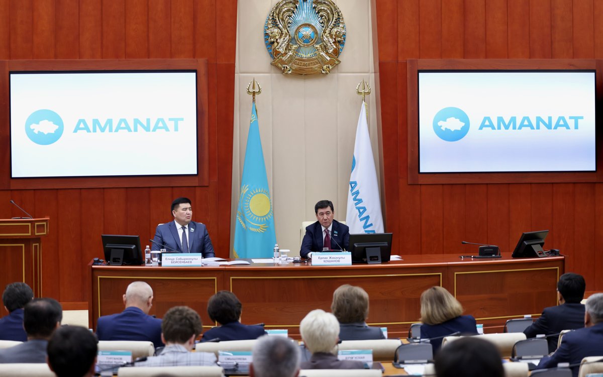 Партия-«amanat»-отстаивает-интересы-народа-и-государства-–-Ерлан-Кошанов