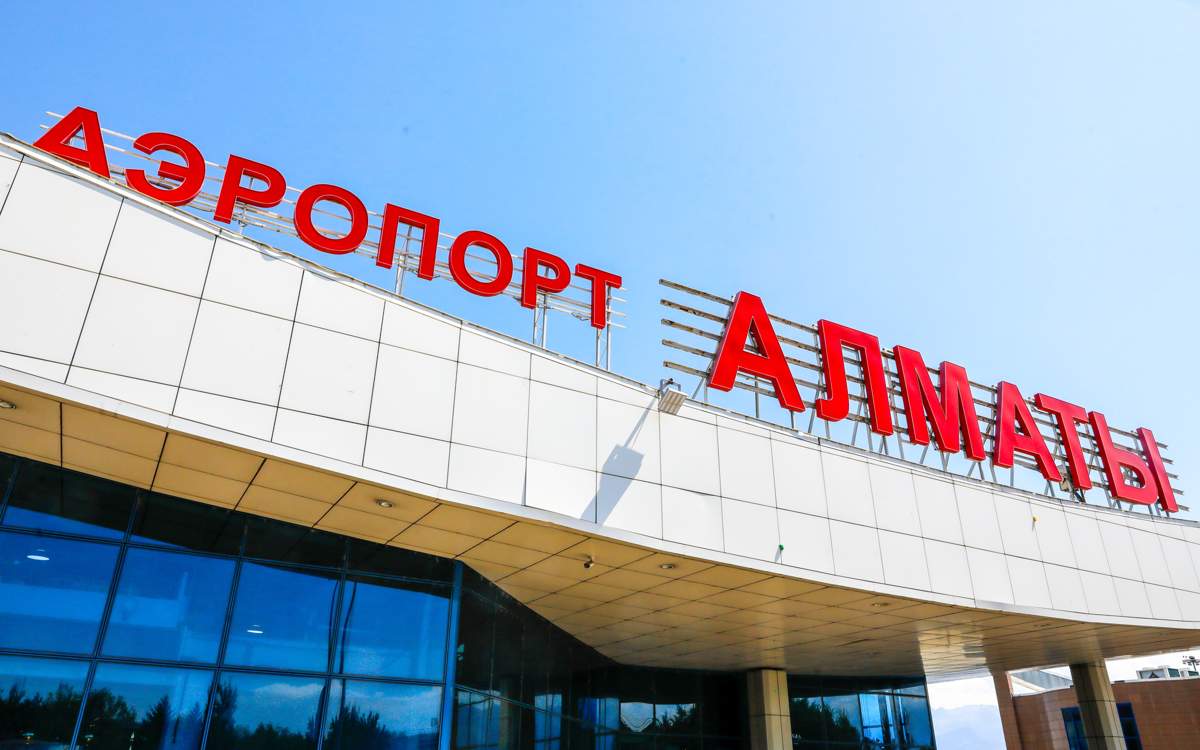 Захват-заложницы-в-аэропорту-Алматы:-дело-снова-направили-в-суд