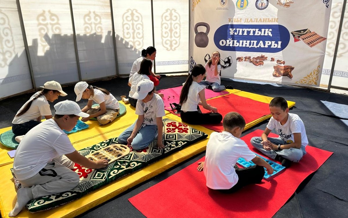 Школьники-Астаны-отметили-День-столицы-творчеством-и-традициями