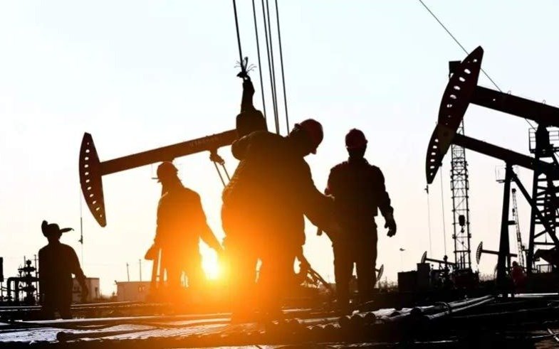 Цены-на-нефть-выросли-на-3%-после-решения-Ирана-по-МАГАТЭ