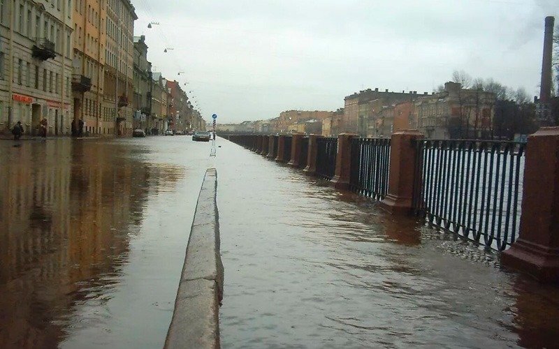 Впервые-за-160-лет-в-Санкт-Петербурге-готовятся-к-наводнению