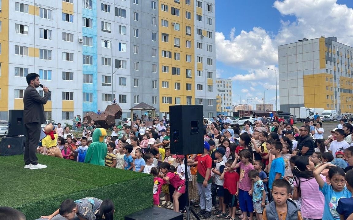 Праздничные-концерты-проходят-в-жилых-массивах-Астаны