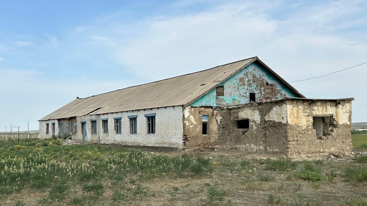 Кто-несет-ответственность-за-открытые-колодцы-и-заброшенные-здания-в-Актобе