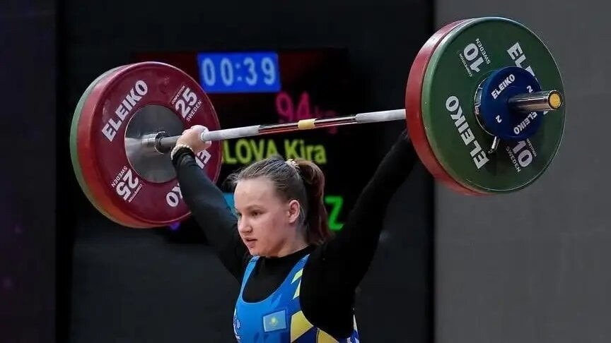 Казахстанка-Кира-Данилова-выиграла-юношеский-чемпионат-Азии-по-тяжелой-атлетике