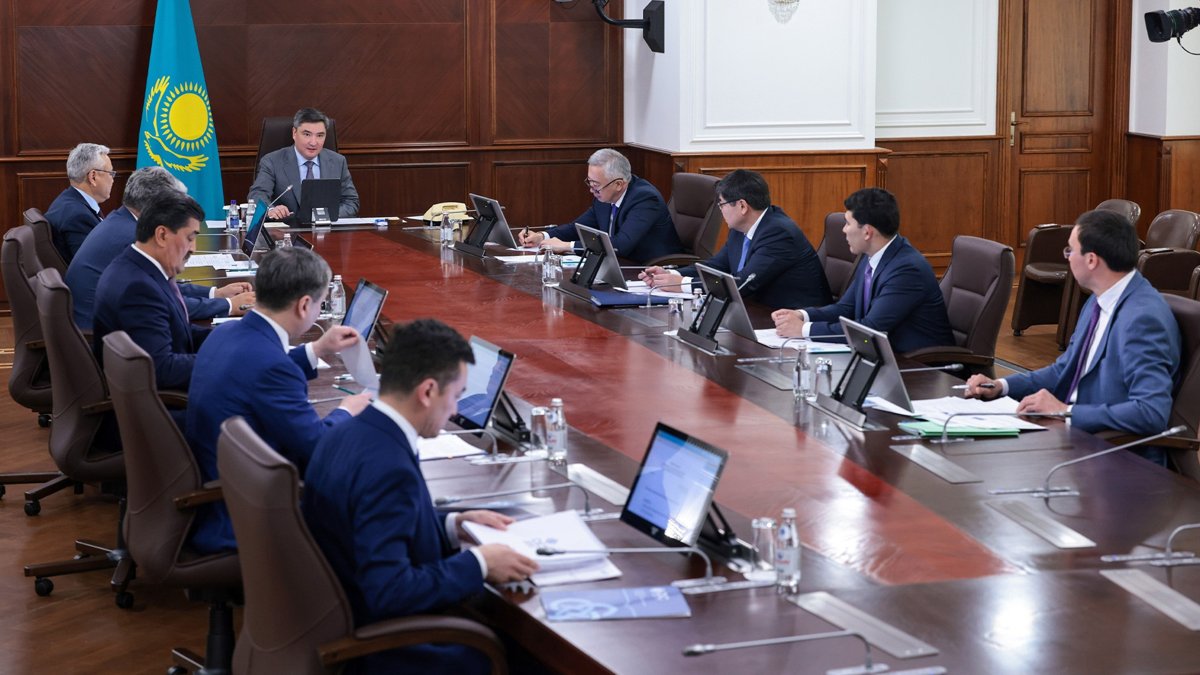 Проблемы-в-туризме:-Олжас-Бектенов-поручил-акимам-регионов-и-министрам-усилить-работу