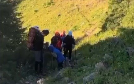 Ребенка-эвакуировали-с-высоты-более-3-тысяч-метров-в-горах-вблизи-Алматы