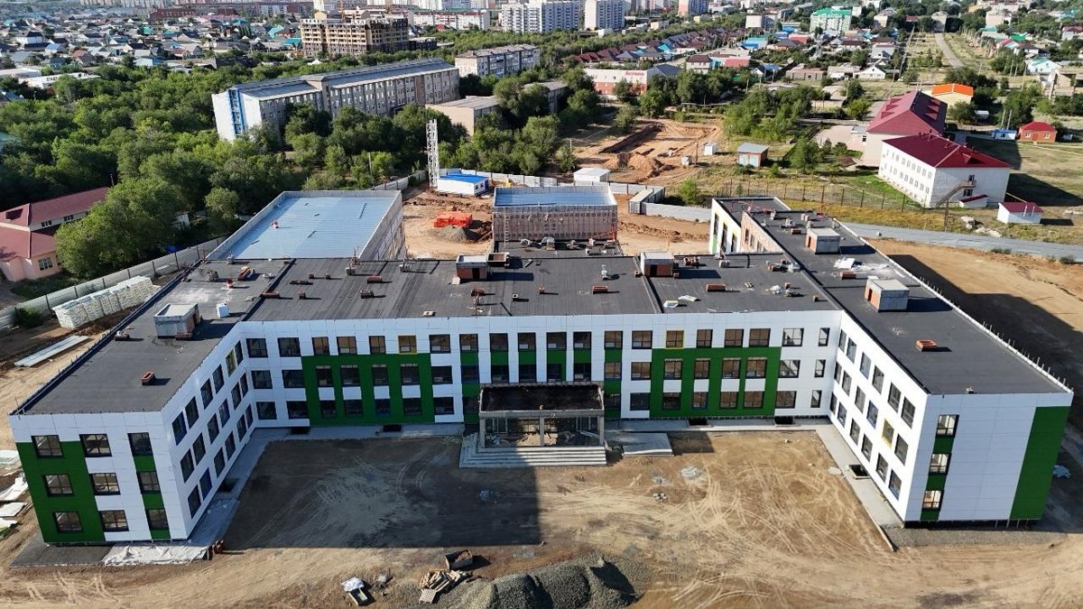 Почему-затянулось-строительство-«школы-будущего»-в-Уральске