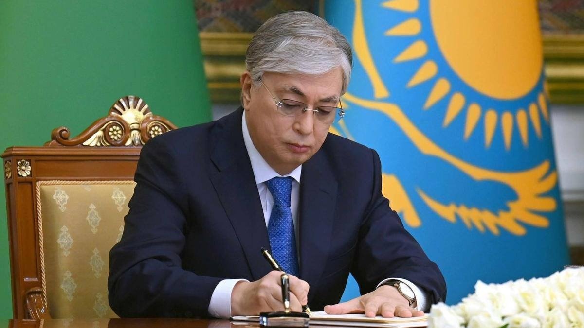 Касым-Жомарт-Токаев-внес-изменения-в-законы-по-вопросам-ЖКХ