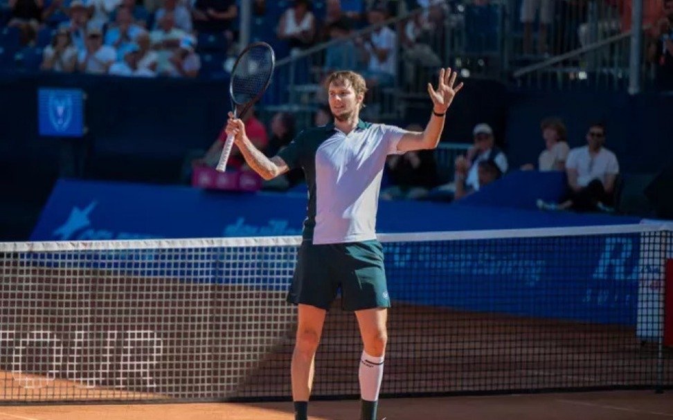 Александр-Бублик-уверенно-вышел-в-финал-турнира-atp-250-в-Гштааде