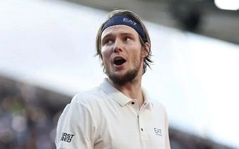 Разгромом-завершился-матч-Александра-Бублика-на-us-open-2025