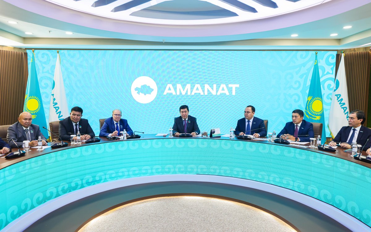 В-amanat-прошло-расширенное-заседание-по-реализации-Послания-Президента