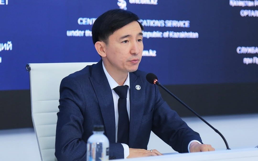 Отмечается-положительное-влияние-проекта-«Досбол-like»-на-ситуацию-в-школах-—-Ерлан-Калмаков