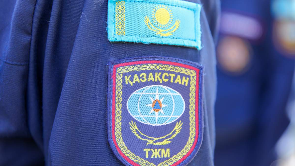 Кому-из-сотрудников-МЧС-в-Казахстане-положены-подъемные-и-дополнительные-выплаты