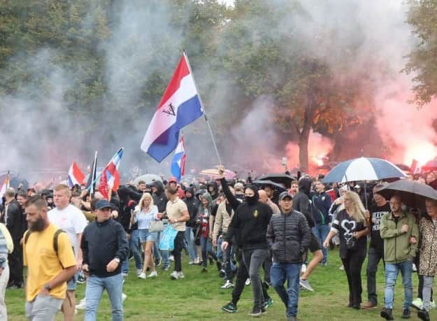 В-Гааге-митинг-крайне-правых-перерос-в-столкновения-с-полицией