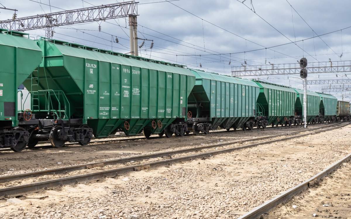 КТЖ-Грузовые-перевозки-оштрафованы-на-1,42-млрд-тенге-—-АЗРК