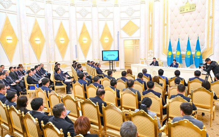 Ерлан-Карин-провел-республиканское-совещание-по-вопросам-внутренней-политики