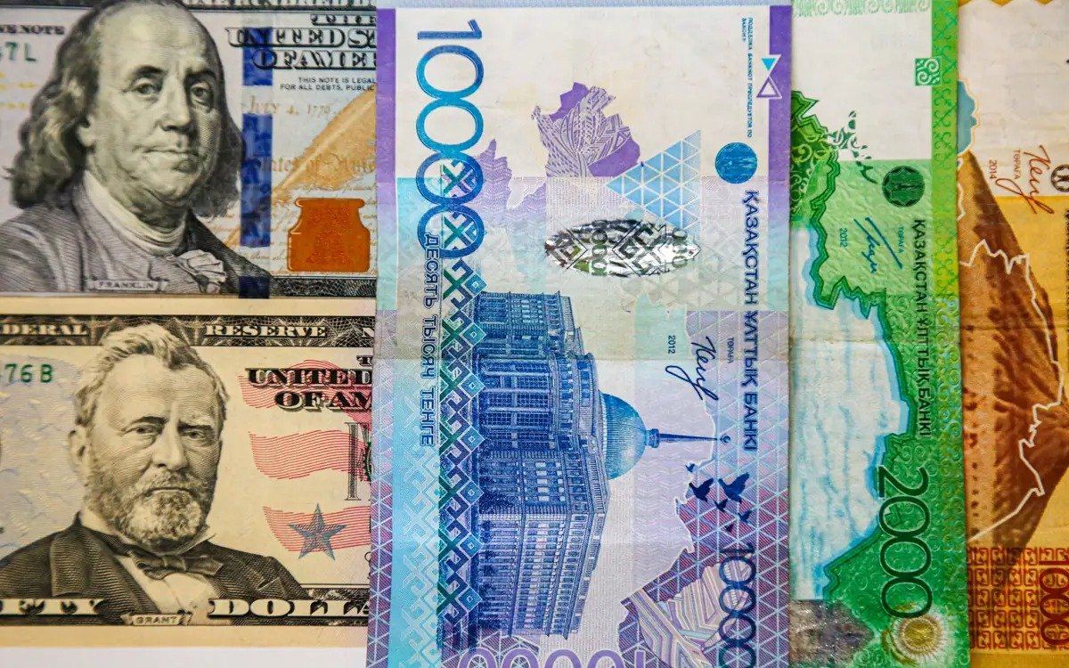 Курс-доллара-снизился-на-2-тенге