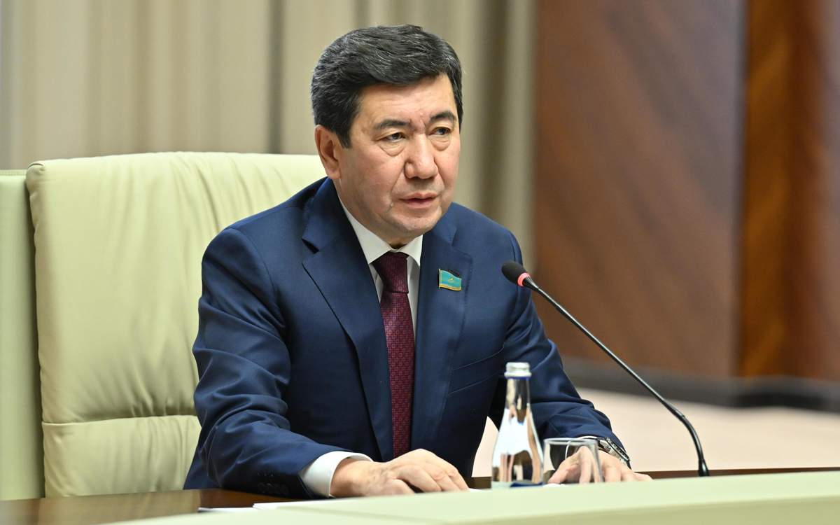 Казахстанцы-разделились-на-«за»-и-«против»-—-Ерлан-Кошанов-о-применении-ИИ-в-школах