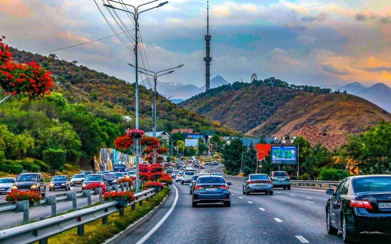 Осень-окрасила-Алматы-в-яркие-краски-—-фоторепортаж