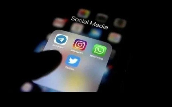 Запретить-использование-соцсетей-для-детей-до-14-лет-предложили-в-Таджикистане
