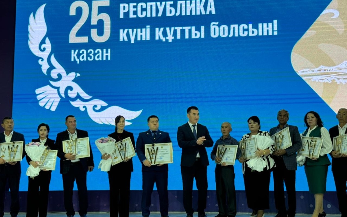 Торжественные-мероприятия-ко-Дню-Республики-прошли-в-Шымкенте
