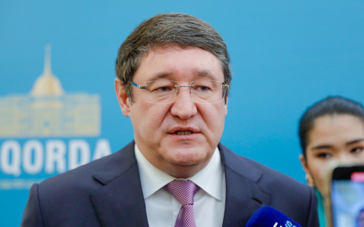Какие-названия-предлагают-казахстанцы-для-первой-АЭС,-рассказал-Алмасадам-Саткалиев