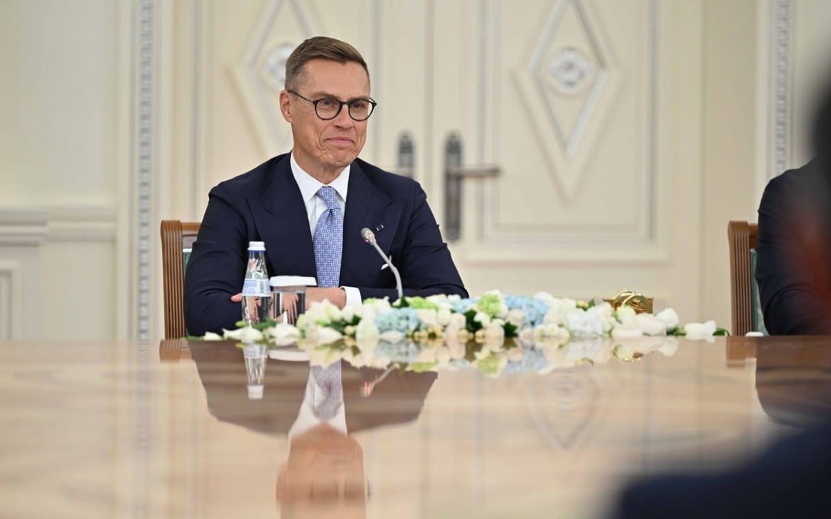 Александр-Стубб:-Майка-велокоманды-«Астана»-хранится-на-почетном-месте-в-моем-доме