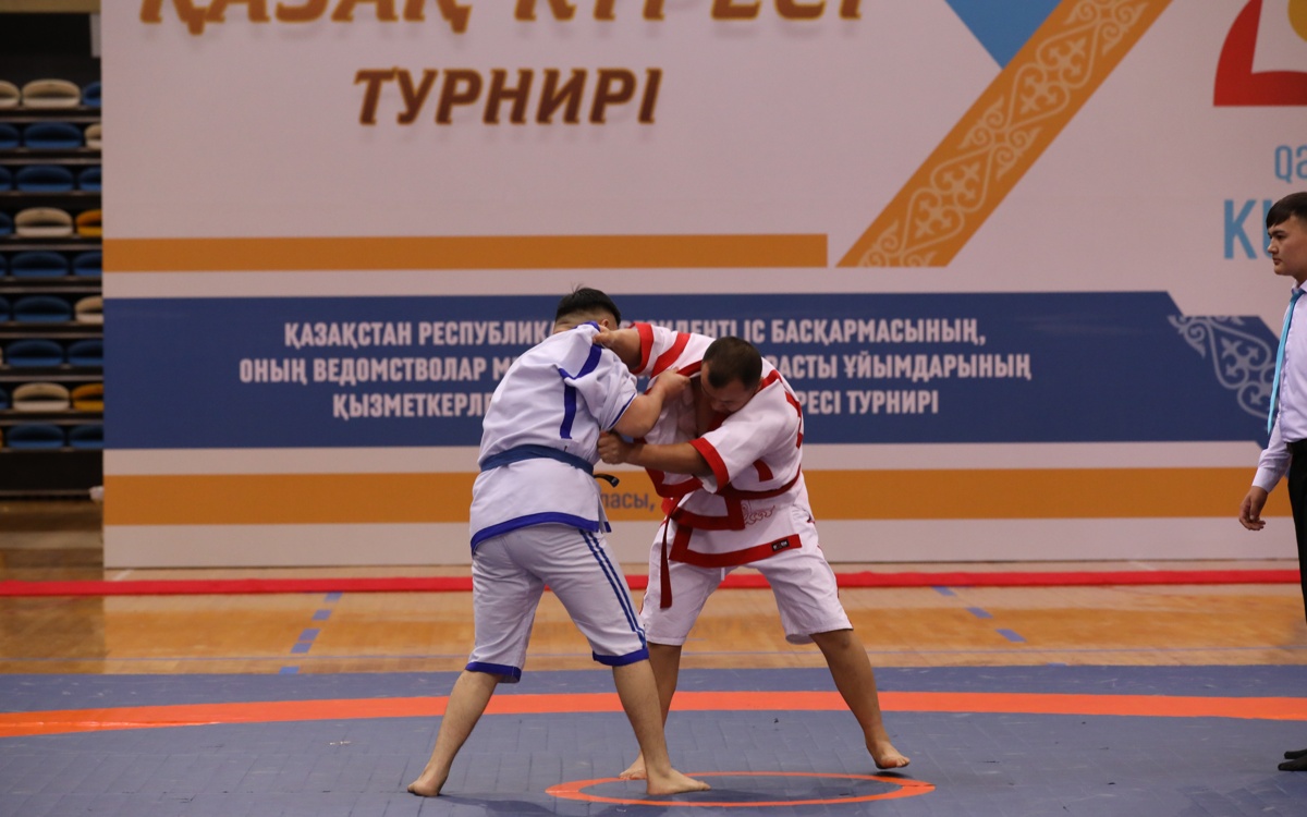 Турнир-по-қазақша-күрес-среди-сотрудников-Управления-делами-Президента-РК-прошел-в-Астане