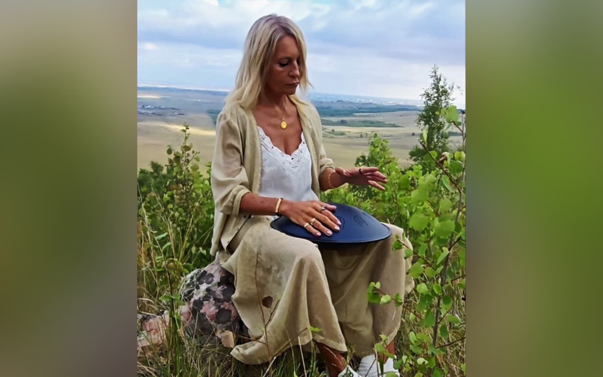 Звук,-который-лечит-душу:-кокшетауская-пианистка-покоряет-игрой-на-хендпане