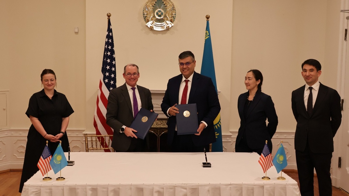 Первый-договор-подписан-между-Казахстаном-и-США-в-рамках-саммита-С5+1