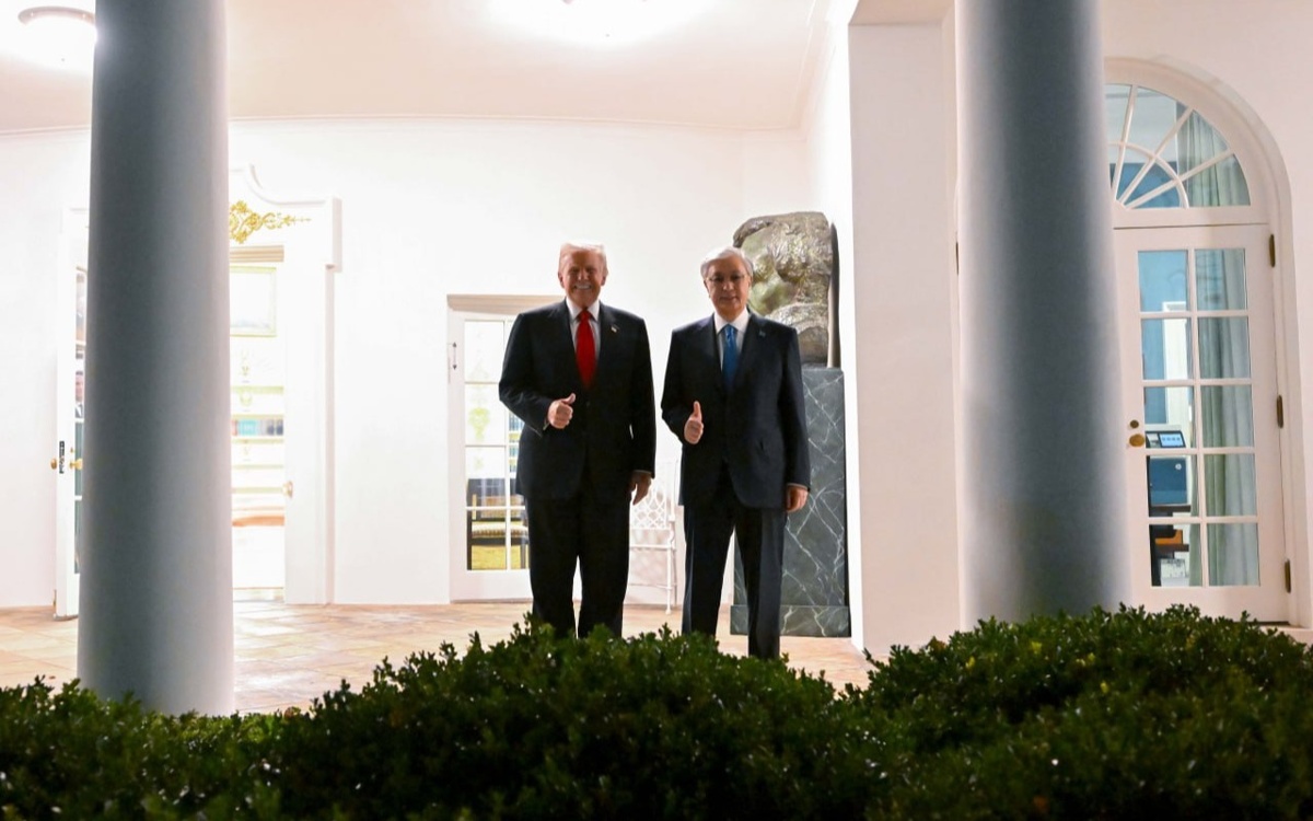 Касым-Жомарт-Токаев-и-Дональд-Трамп-осмотрели-строительство-в-Белом-доме