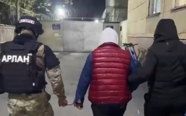 Вымогал-10-млн-тенге-у-сотрудника-акимата:-в-Шымкенте-задержан-блогер