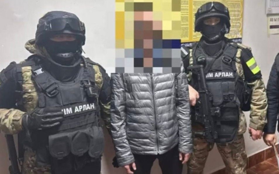 Алматинца-задержали-в-Шымкенте-с-двумя-килограммами-«синтетики»