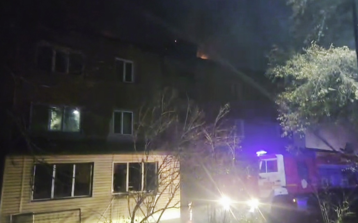 Многоквартирный-жилой-дом-загорелся-близ-Талгара