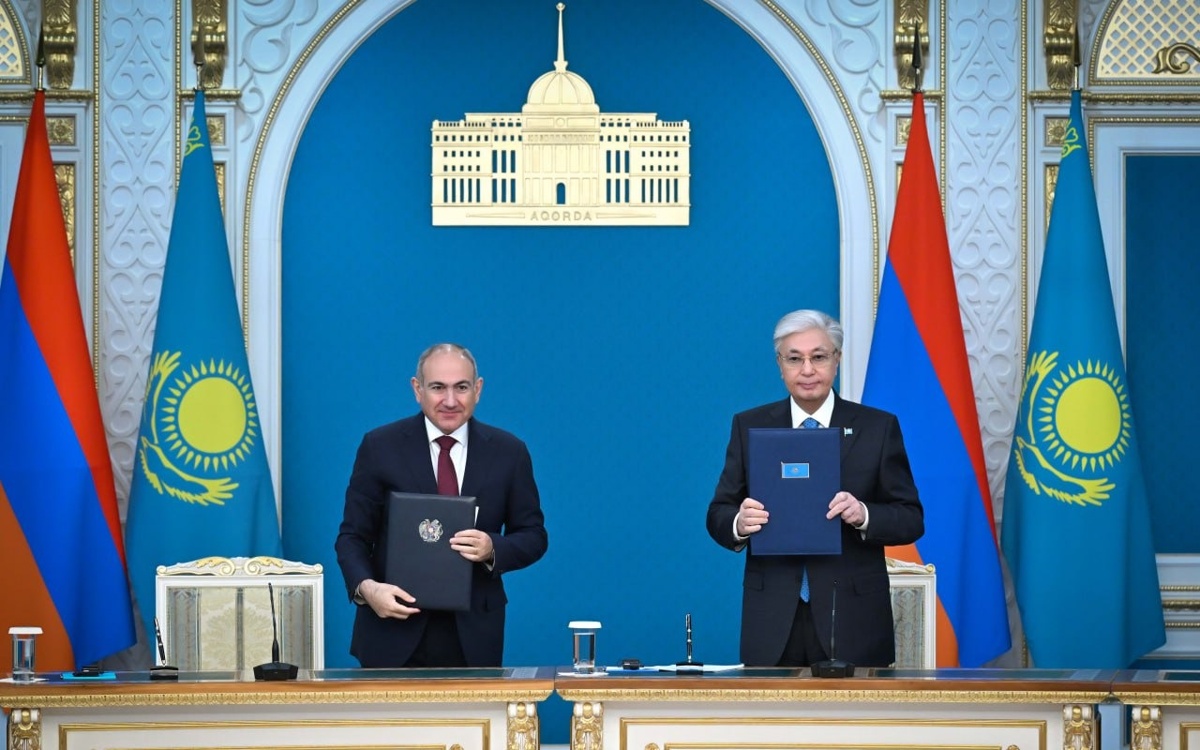 Касым-Жомарт-Токаев-и-Никол-Пашинян-приняли-Совместное-заявление