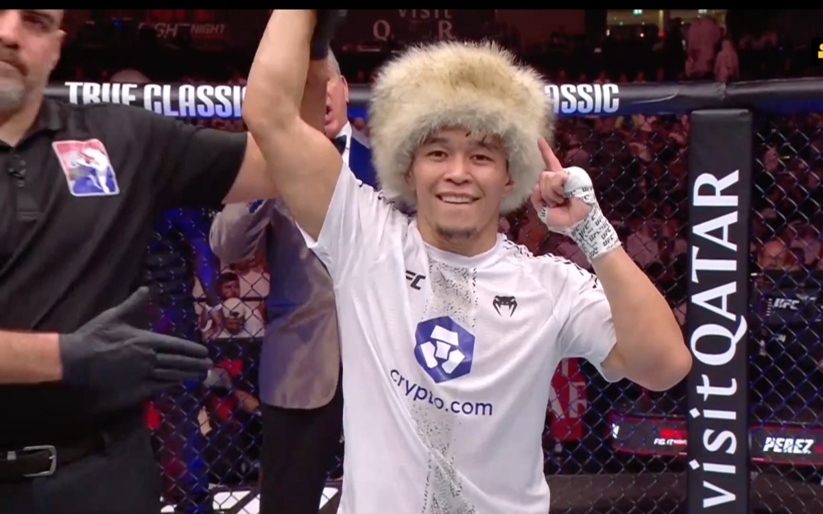 Асу-Алмабаев-задушил-соперника-и-одержал-победу-на-турнире-ufc