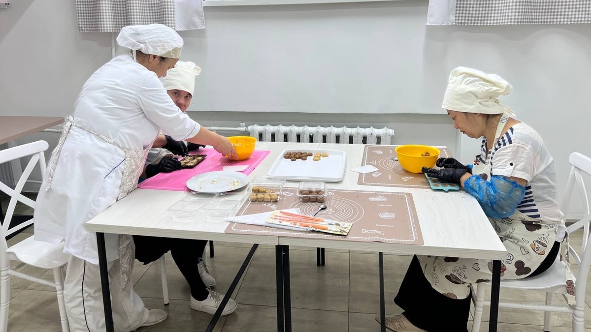 Инклюзивное-арт-кафе-в-Караганде:-место,-где-есть-работа-всем