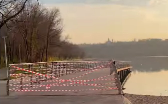 Демонтаж-понтонного-моста-на-Сайране-в-Алматы-объяснили-в-акимате