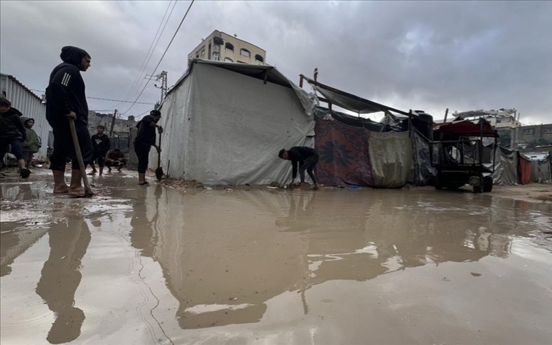 Палатки-палестинцев-в-Газе-оказались-затоплены-из-за-сильных-дождей