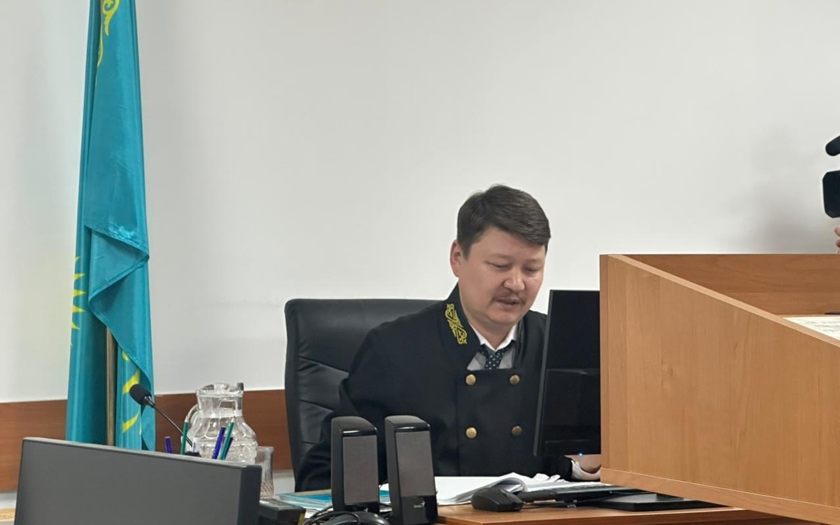 Суд-над-«Казахским-Робин-Гудом»:-прокурор-запросил-для-Сариева-шесть-лет-лишения-свободы