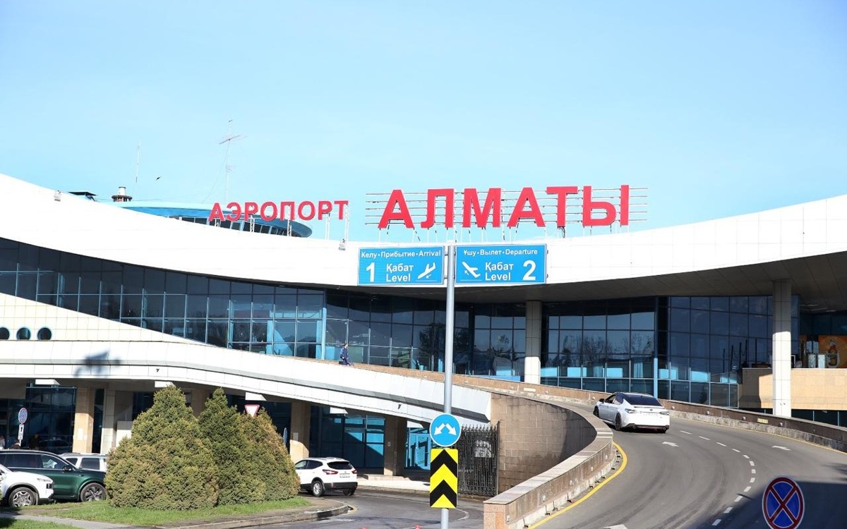 Автобусы-снова-будут-заезжать-на-территорию-аэропорта-Алматы