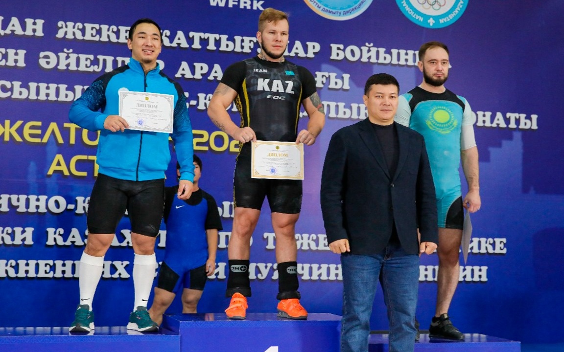 Александр-Уваров-стал-чемпионом-Казахстана-по-тяжелой-атлетике