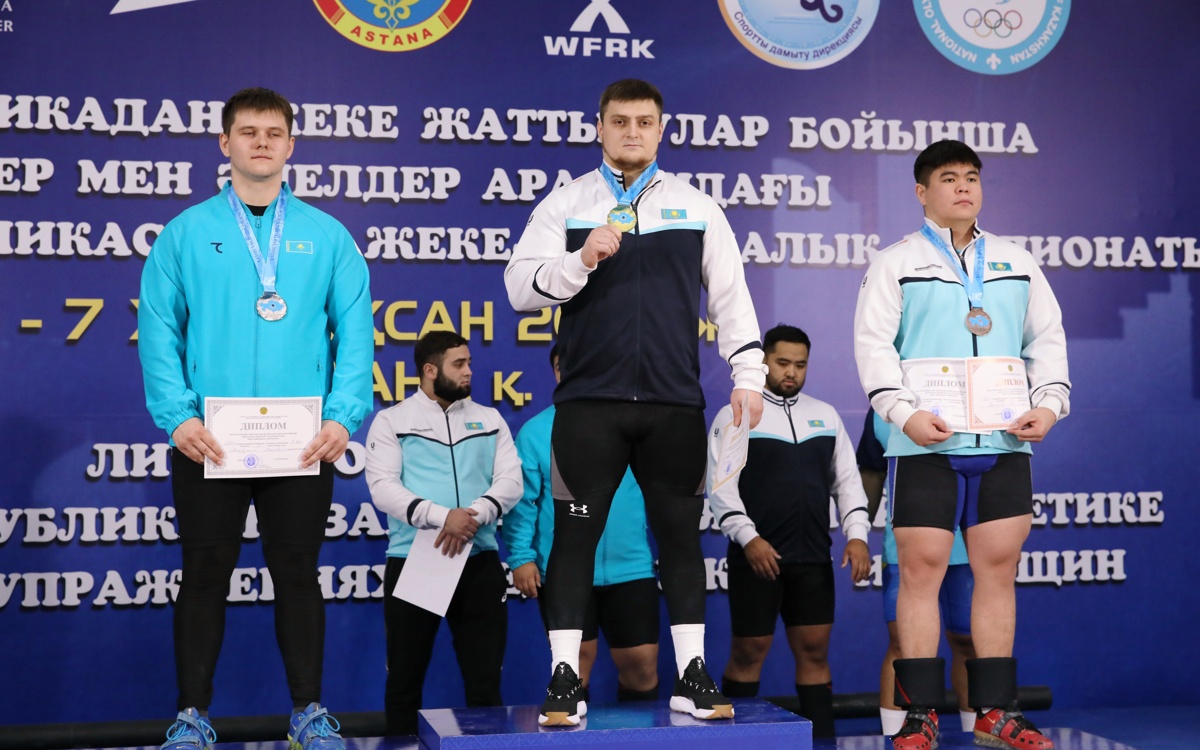 Титаны-тяжелой-атлетики-разыграли-чемпионские-титулы-Казахстана