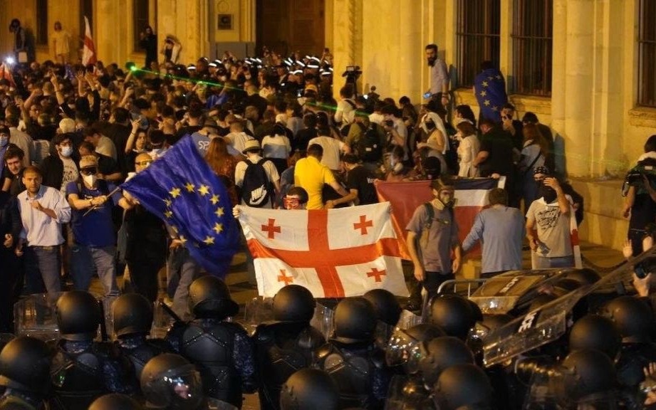 В-Грузии-обяжут-согласовывать-митинги-с-полицией