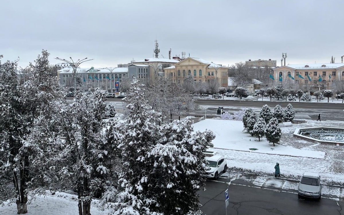 Снегопад-стал-причиной-транспортного-коллапса-в-Таразе